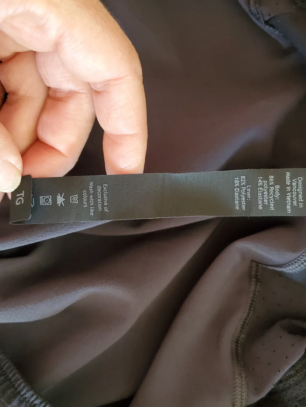 lululemon athletica fabric drawcord slits